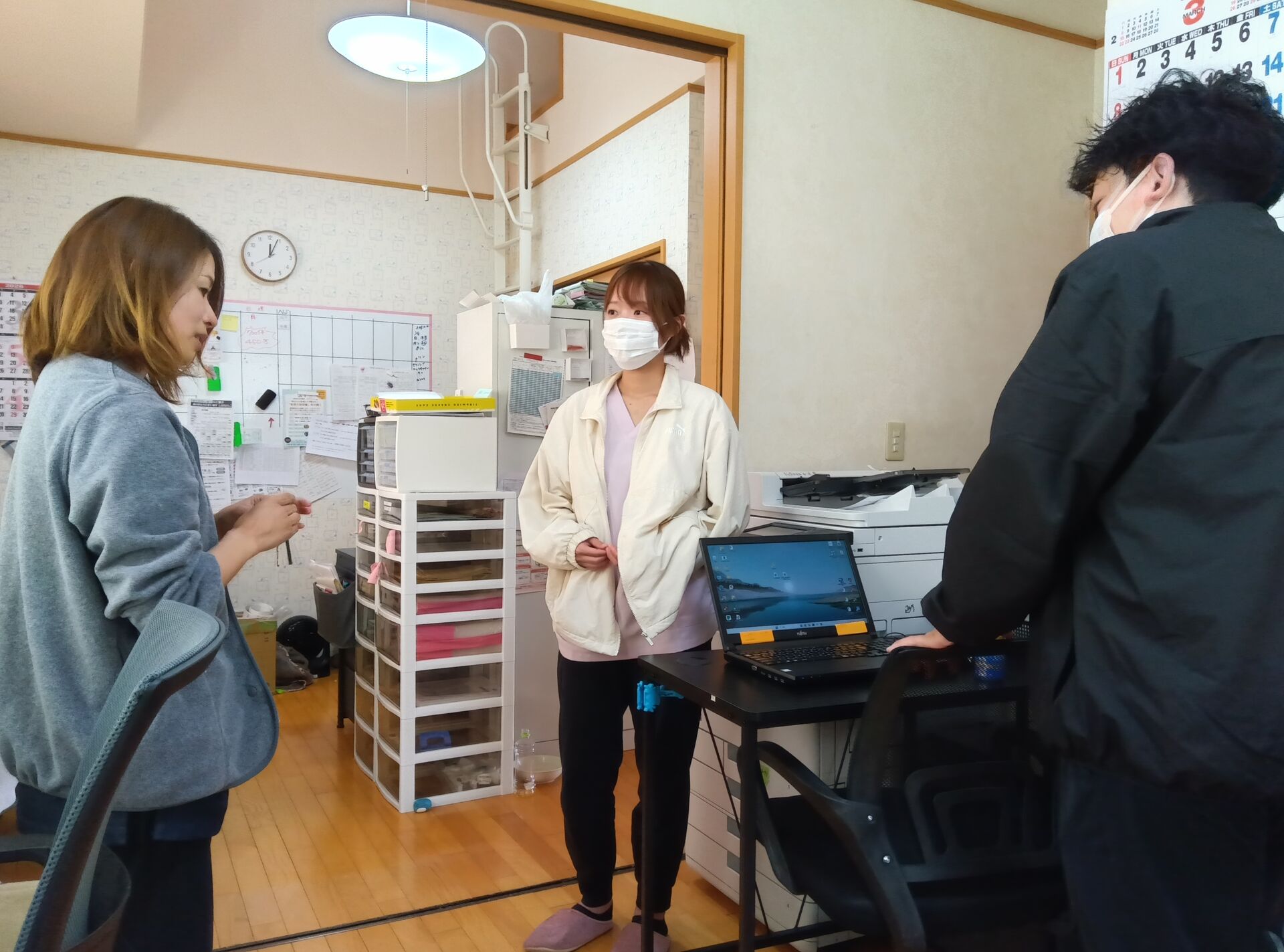 【佐野・足利・栃木・小山・館林】PT・OT・ST・NS・事務スタッフ募集！制服自由＆「相談しやすさ」が自慢の訪問看護！